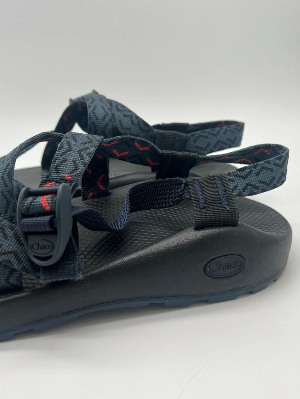 Chacos Z2 Men's Adjustable Strap Sandals Navy Black Men's 9 EUC Hiking Strapy